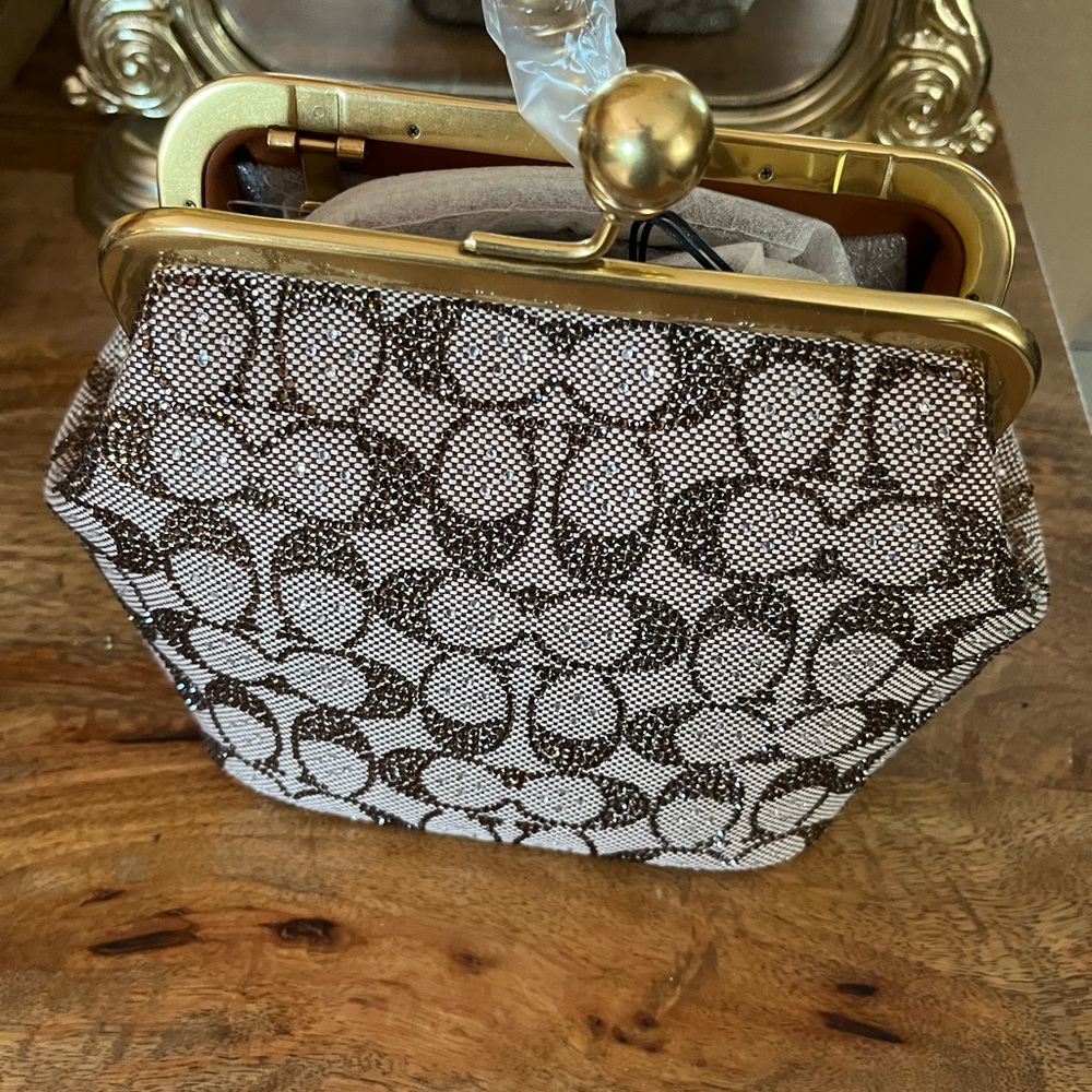 Small Coach Crystal Kisslock bag - Picture 2 of 4